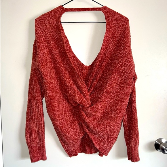 🌟Open Back Sweater🌟 - Picture 3 of 3